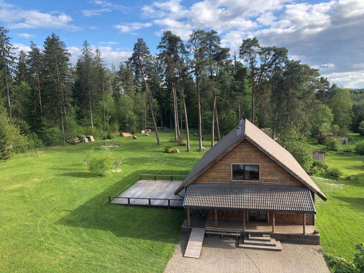 Kivimaee Turismitalu Vandrerhjem Taagepera Eksteriør bilde